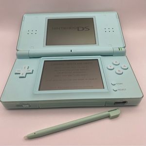 🚫SOLD🚫 Nintendo DS Lite in Ice Blue with wall charger
